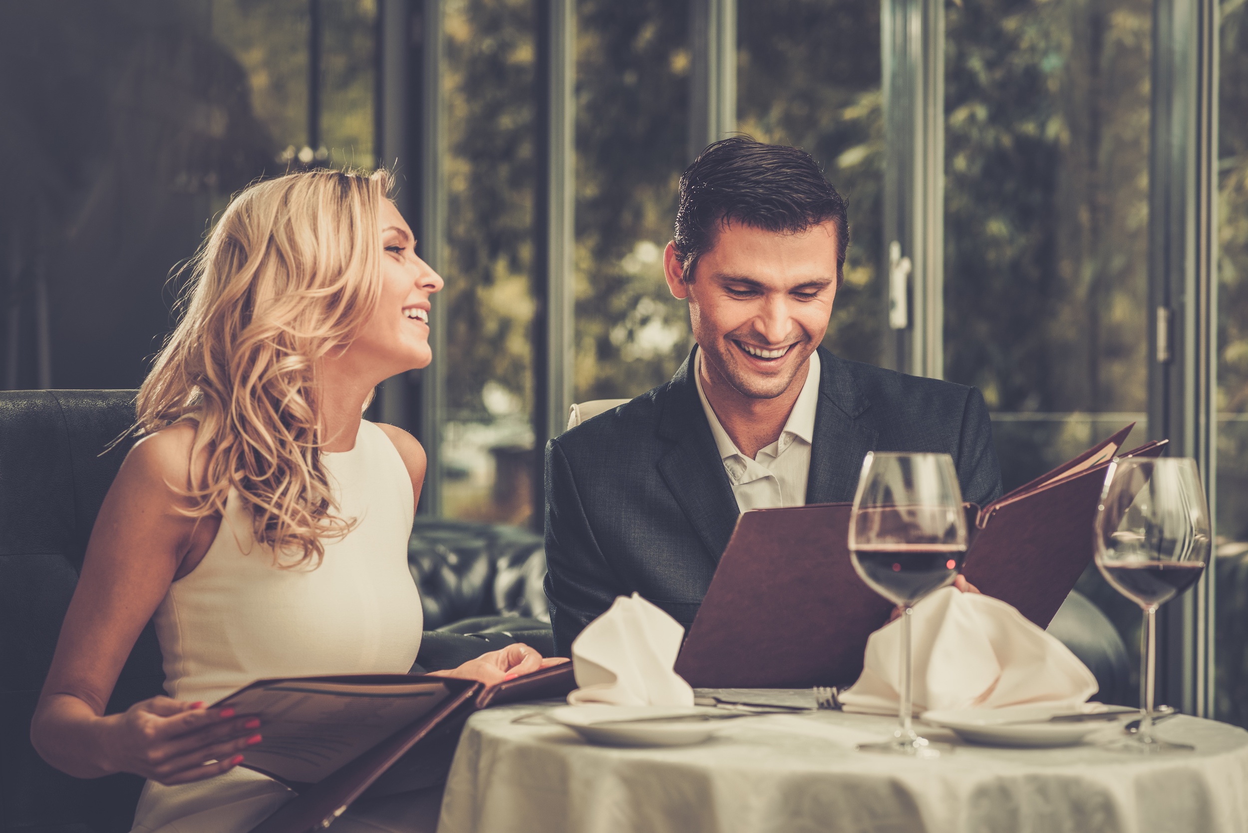 how do you know if you are being scammed on a dating site